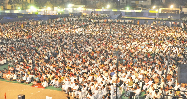 Jalgaon: Hindu Dharmajagruti Sabha was attended by 22,000 devout Hindus Jalgaon: Hindu Dharmajagruti Sabha was attended by 22,000 devout Hindus